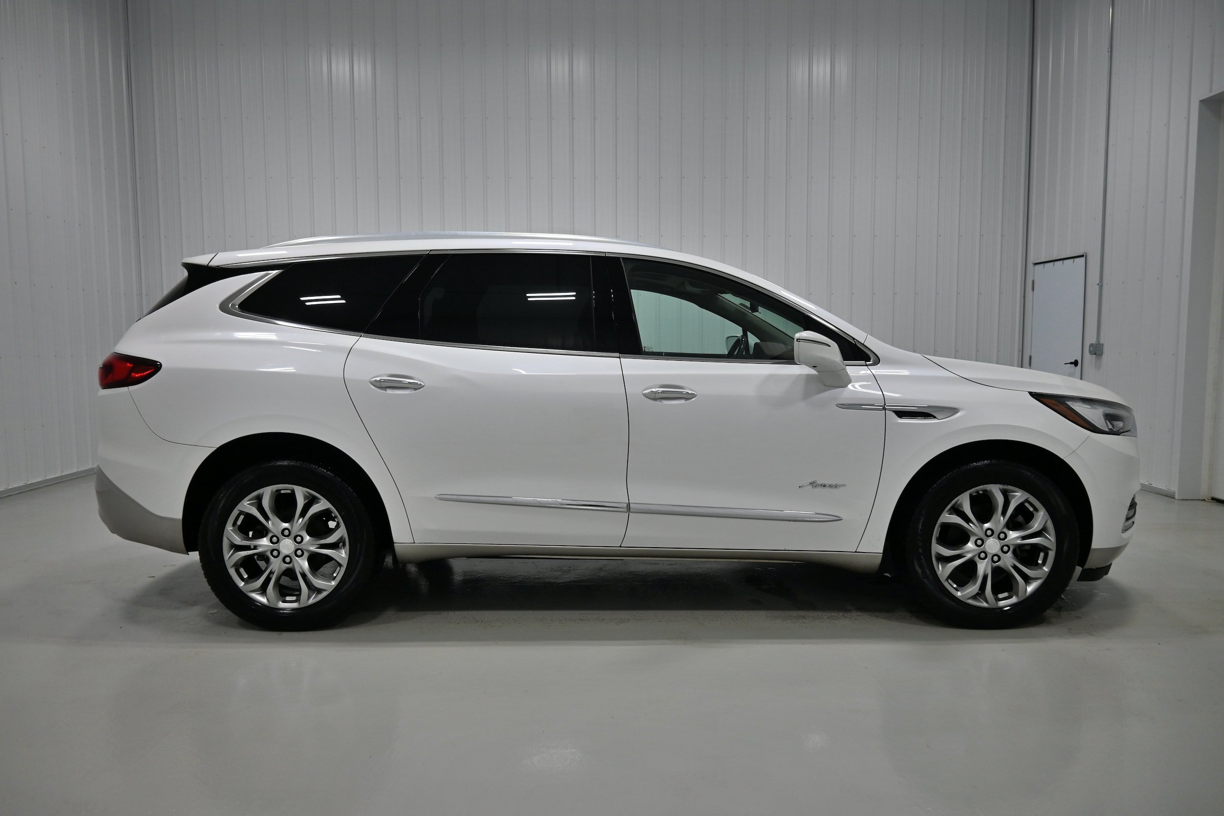 Used 2018 Buick Enclave Avenir AWD/4WD image 43