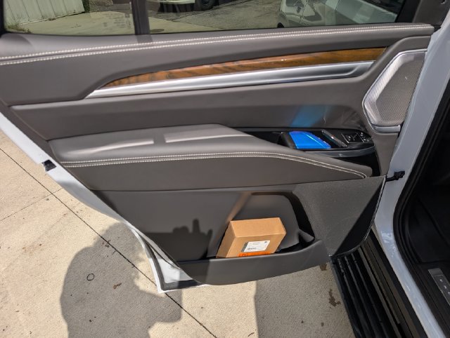 New 2026 Cadillac Escalade Platinum Sport w/ LPO, Floor Liner Package AWD/4WD image 10