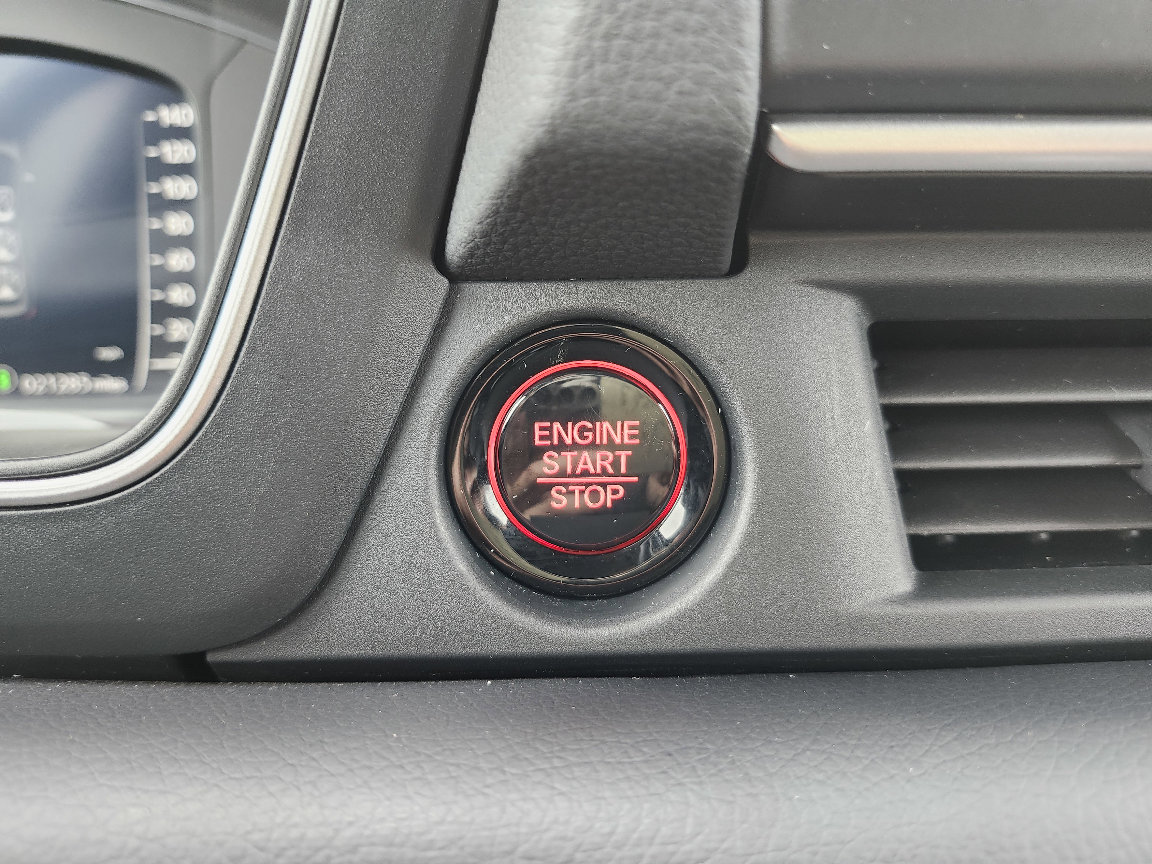 Used 2023 Honda Pilot Elite image 9