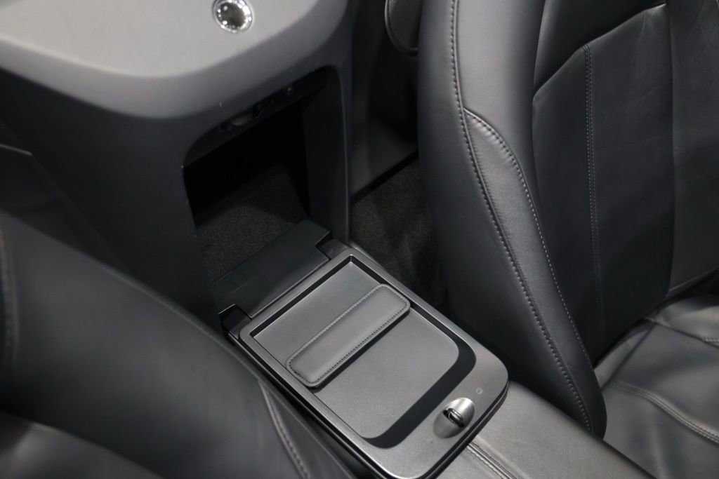 Used 2022 Aston Martin V8 Vantage Roadster image 33