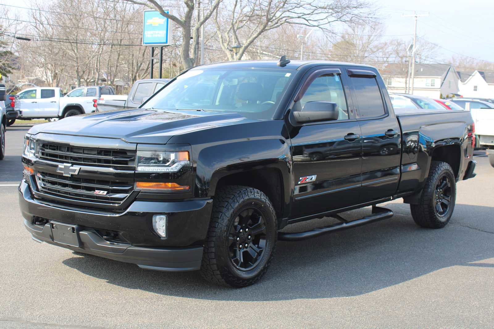 Used 2019 Chevrolet Silverado 1500 LT w/ All Star Edition image 3