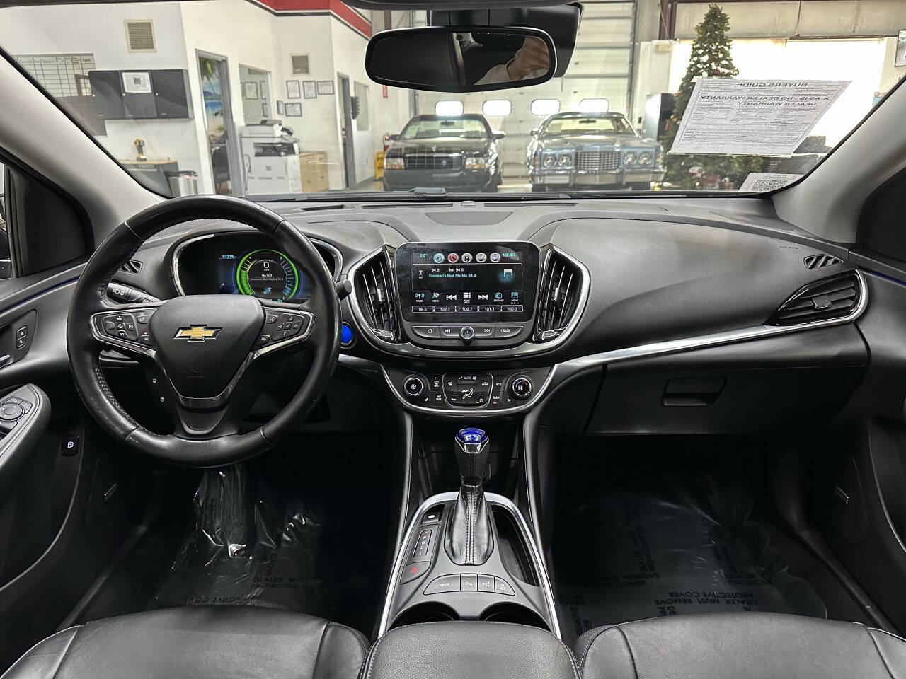 Used 2017 Chevrolet Volt Premier w/ Driver Confidence II Package FWD image 18