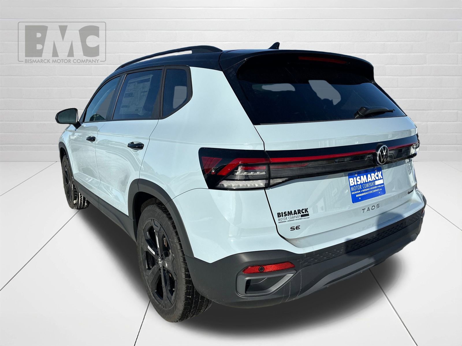 New 2026 Volkswagen Taos SE image 11