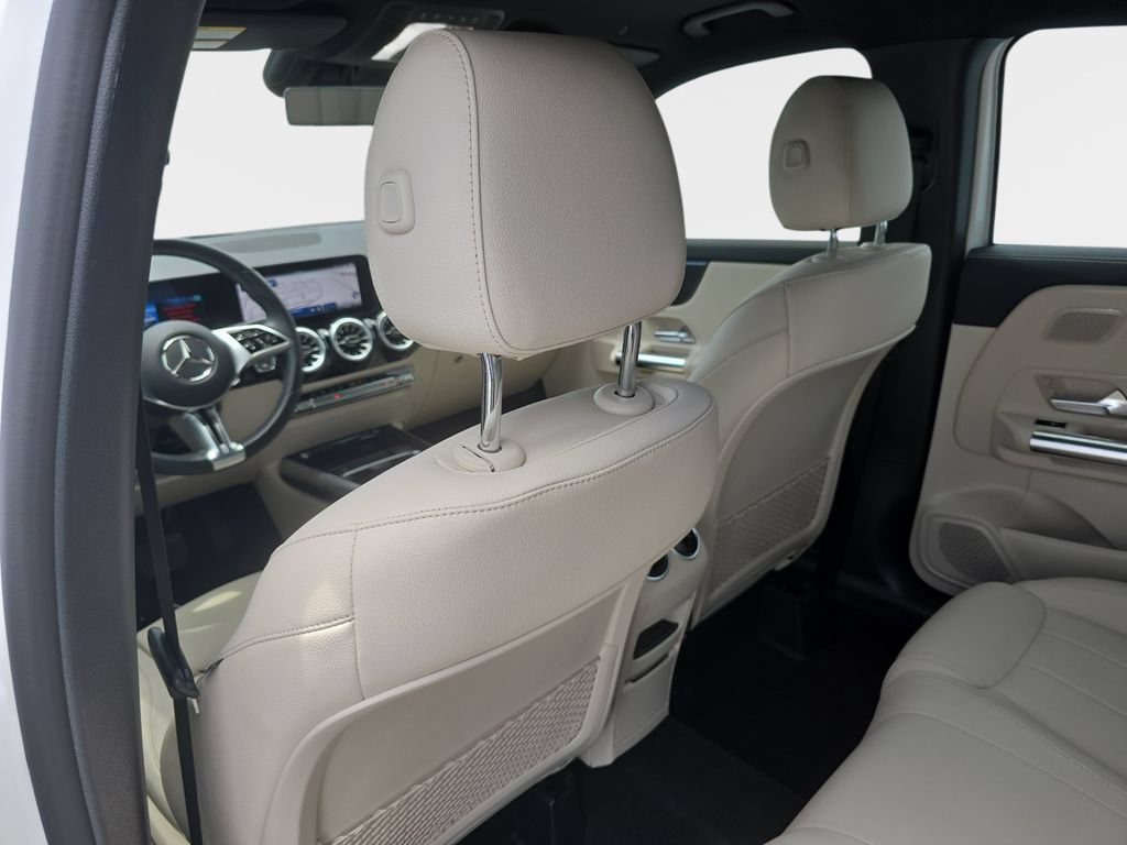 Used 2025 Mercedes-Benz GLA 250 image 14