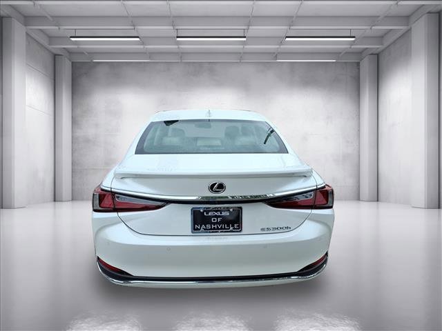 New 2025 Lexus ES 300h Ultra Luxury image 4