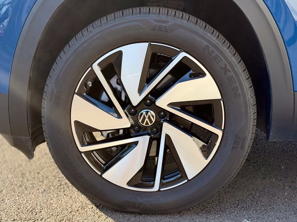 Used 2025 Volkswagen Atlas SEL AWD/4WD image 9