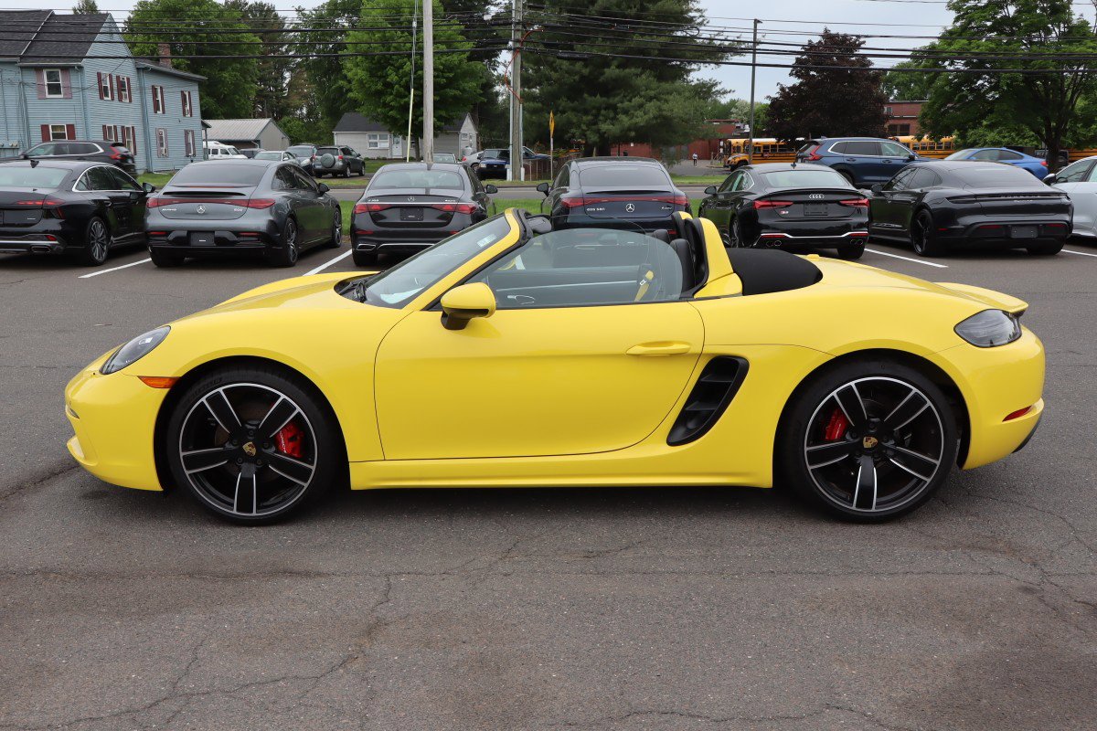 Used 2023 Porsche 718 Boxster S RWD image 9