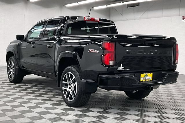 Used 2024 Chevrolet Colorado Z71 w/ Z71 Convenience Package 2 AWD/4WD image 2