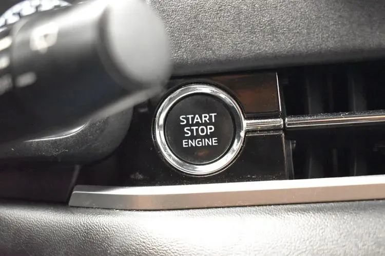 Used 2024 Mitsubishi Outlander FWD image 28