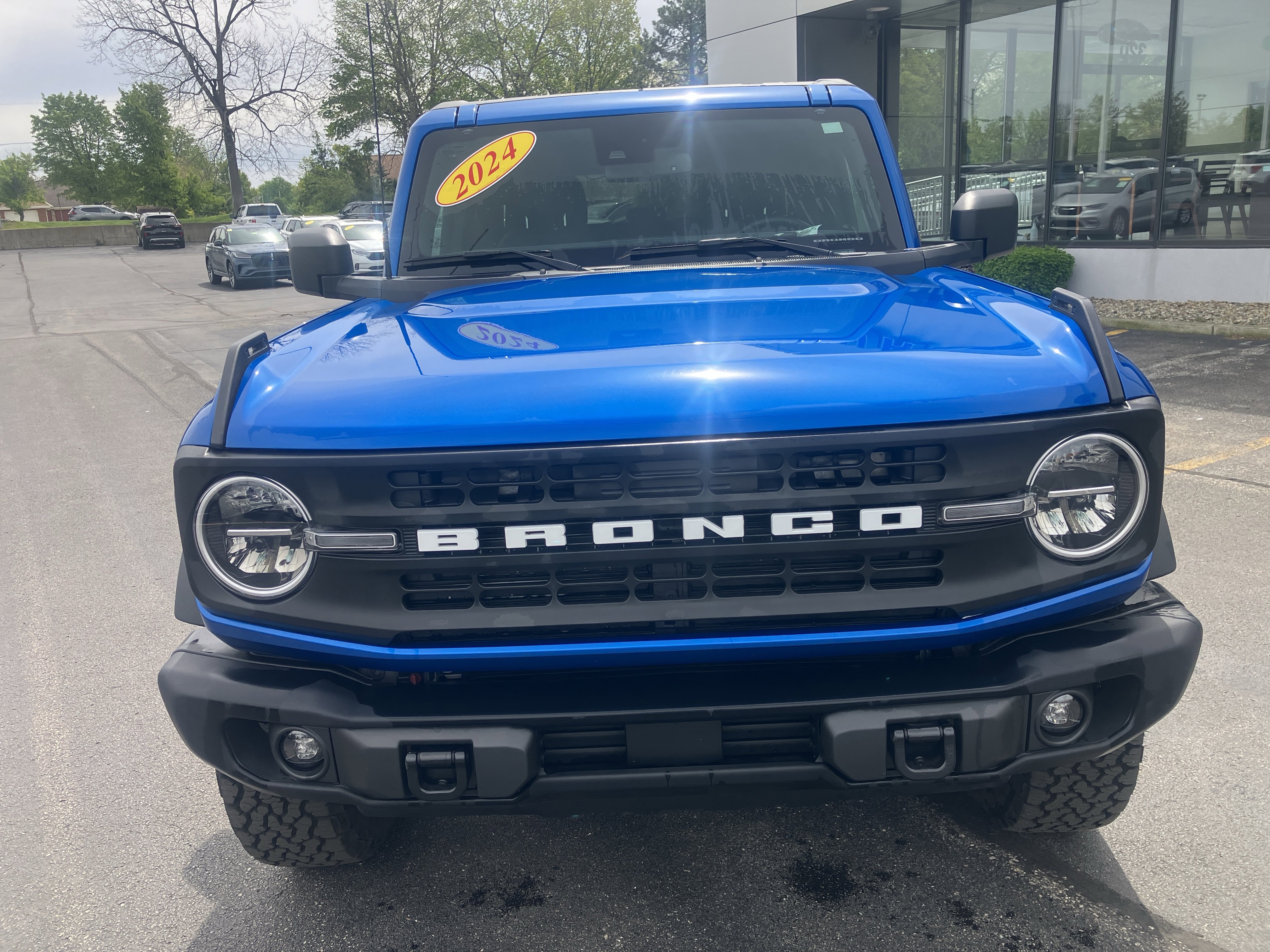 Used 2024 Ford Bronco Black Diamond AWD/4WD image 2