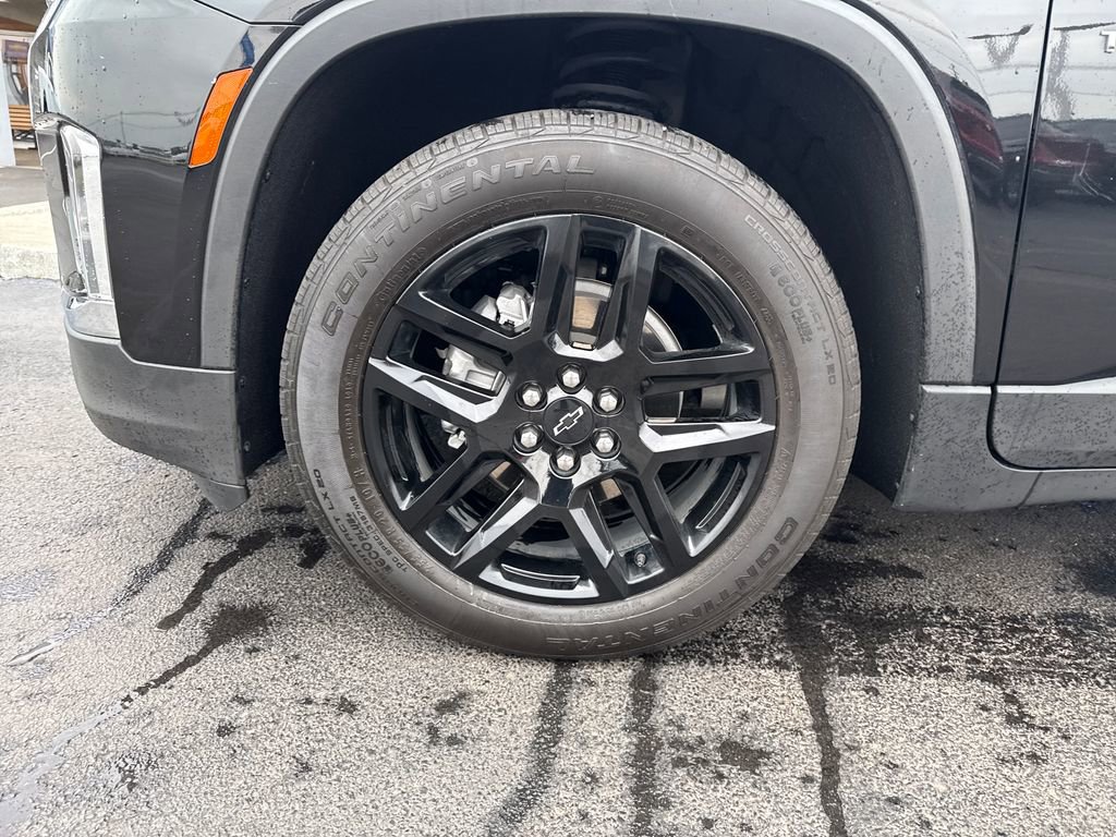 Used 2023 Chevrolet Traverse LT image 30