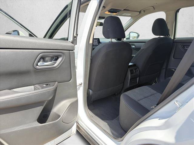 Used 2024 Nissan Rogue SV FWD image 20