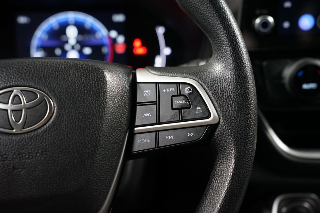 Certified 2025 Toyota Grand Highlander FWD image 13