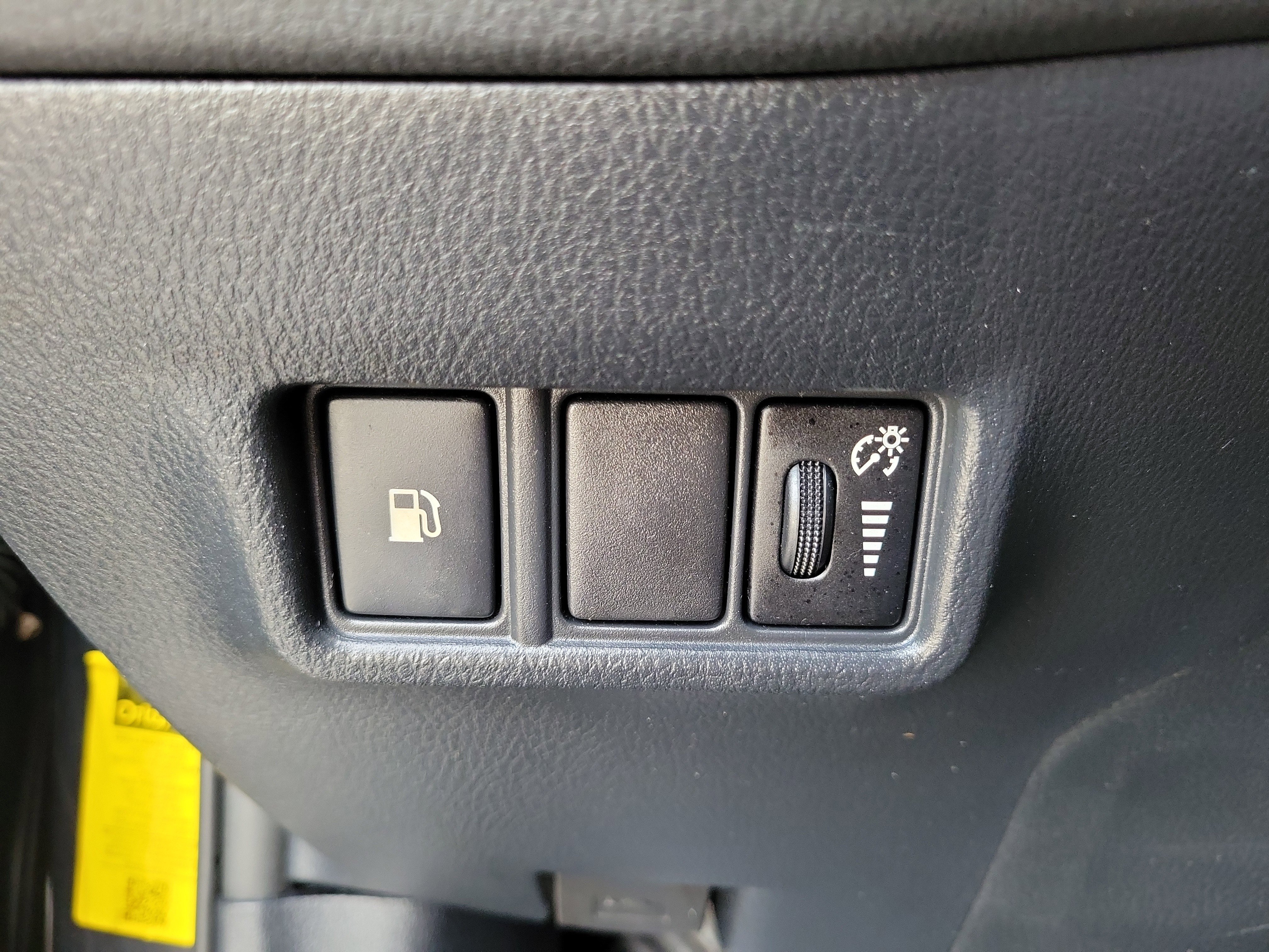 Used 2021 Toyota C-HR XLE FWD image 23