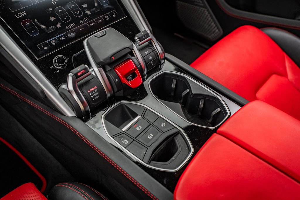 Used 2020 Lamborghini Urus AWD/4WD image 31