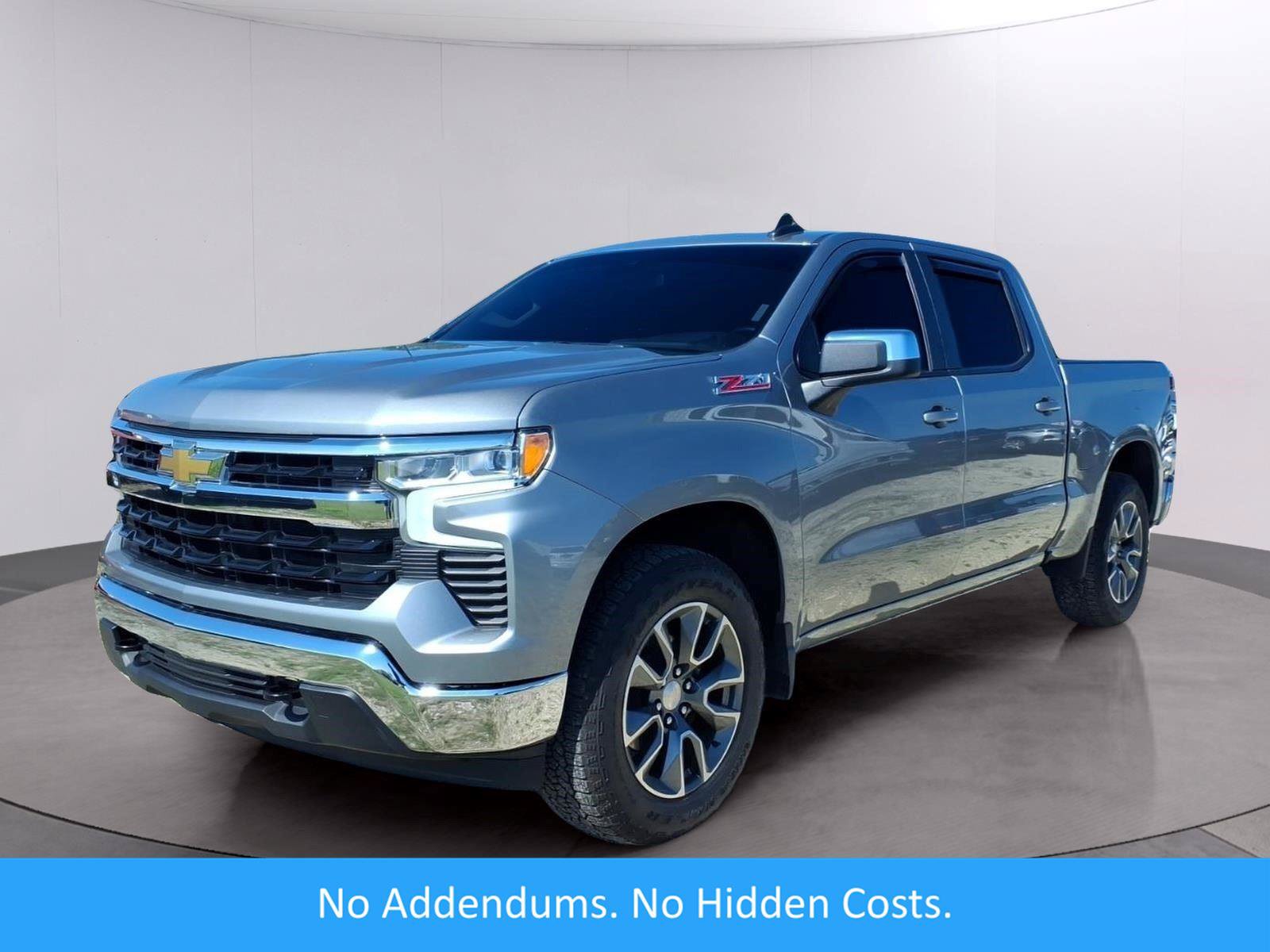 Used 2025 Chevrolet Silverado 1500 LT AWD/4WD image 1