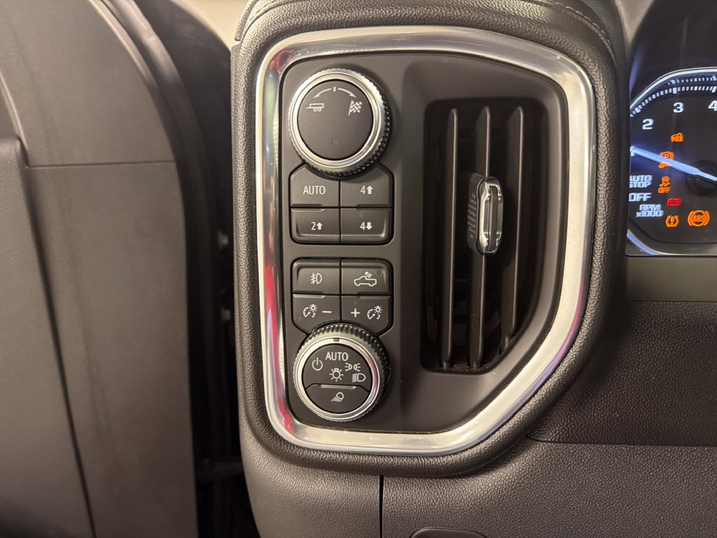 Used 2019 GMC Sierra 1500 SLT w/ SLT Premium Plus Package AWD/4WD image 32