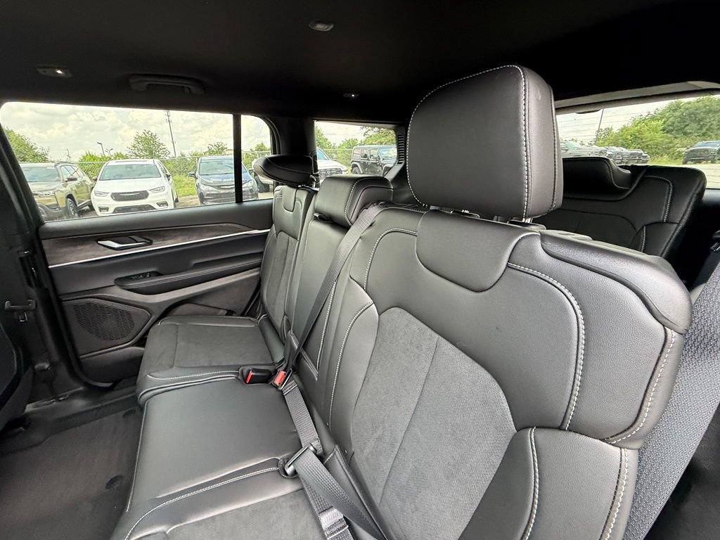 New 2026 Jeep Grand Cherokee L 4WD image 24