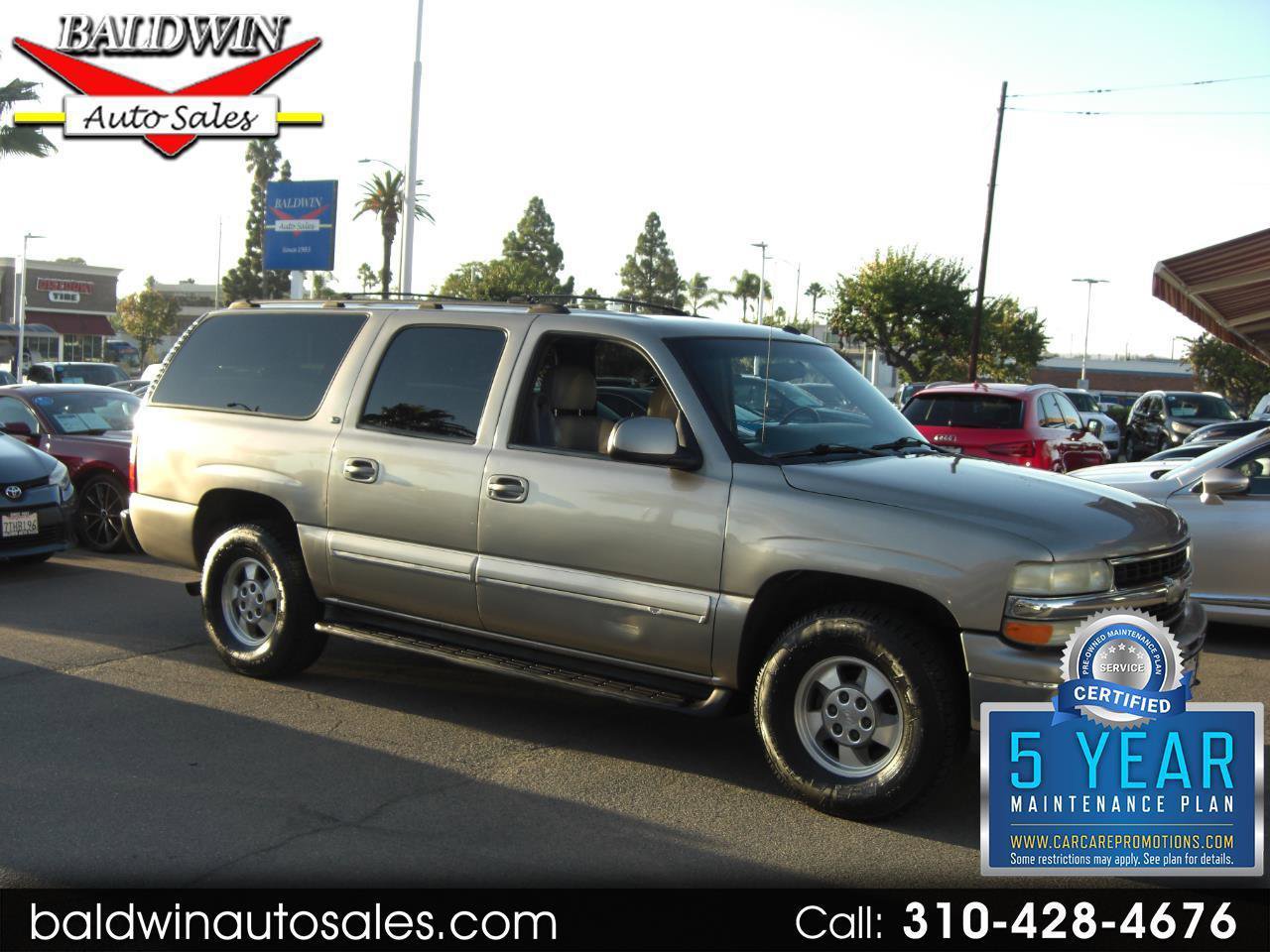 Used 2002 Chevrolet Suburban LT image 1