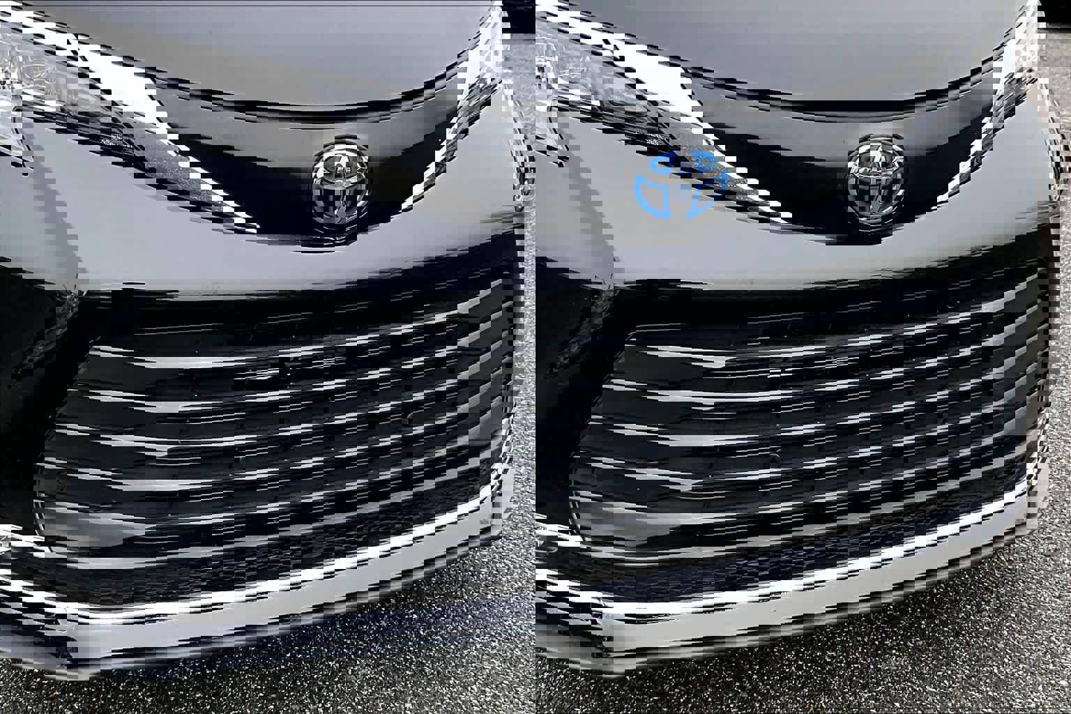 Used 2023 Toyota Sienna XLE image 29