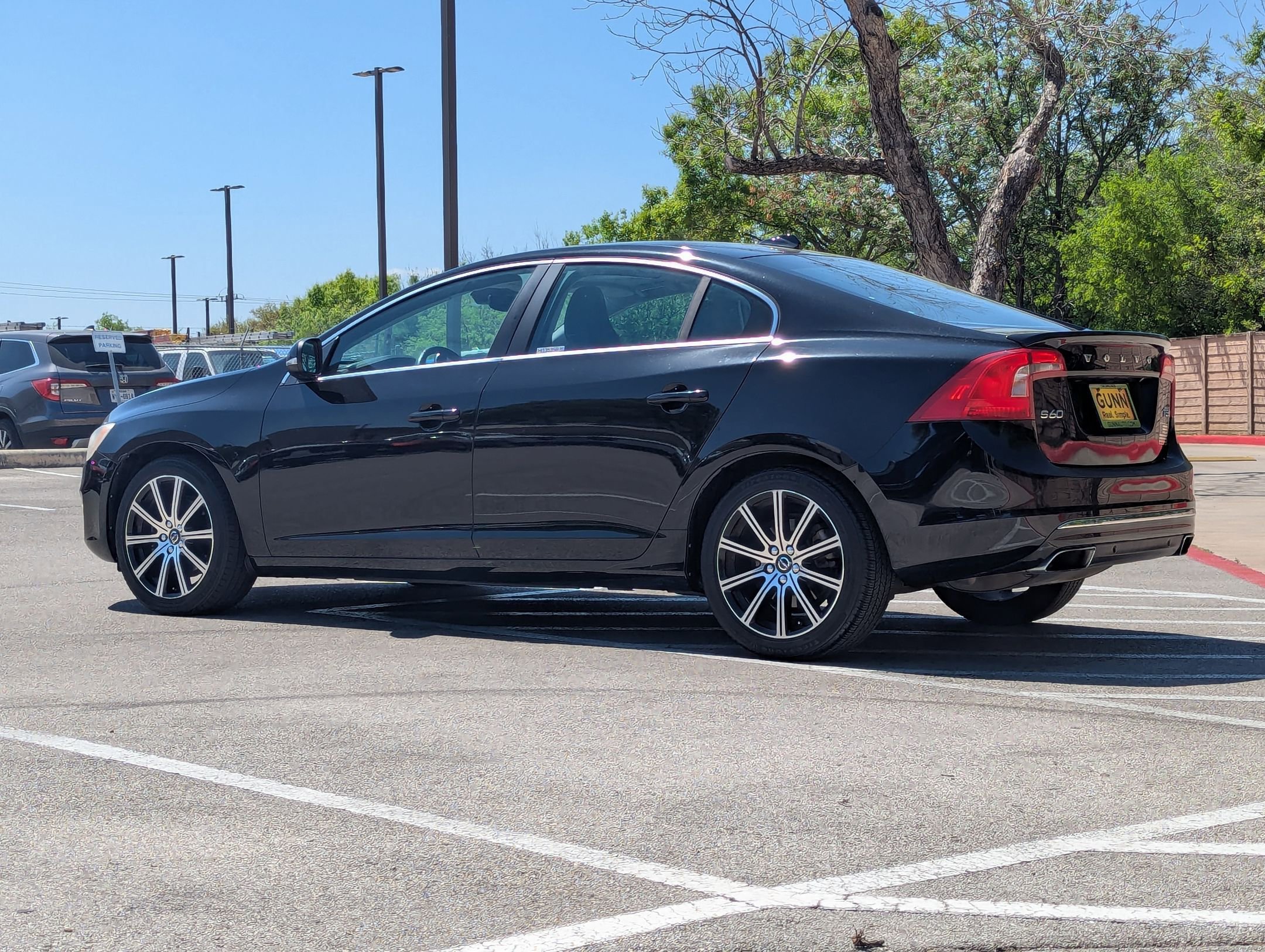 Used 2017 Volvo S60 T5 Inscription image 5