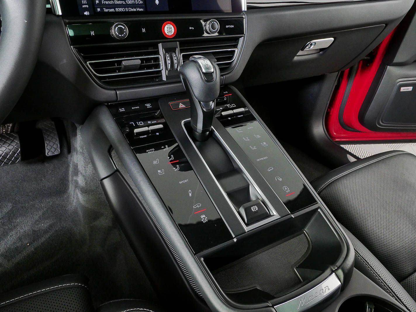Used 2022 Porsche Macan S AWD/4WD image 16