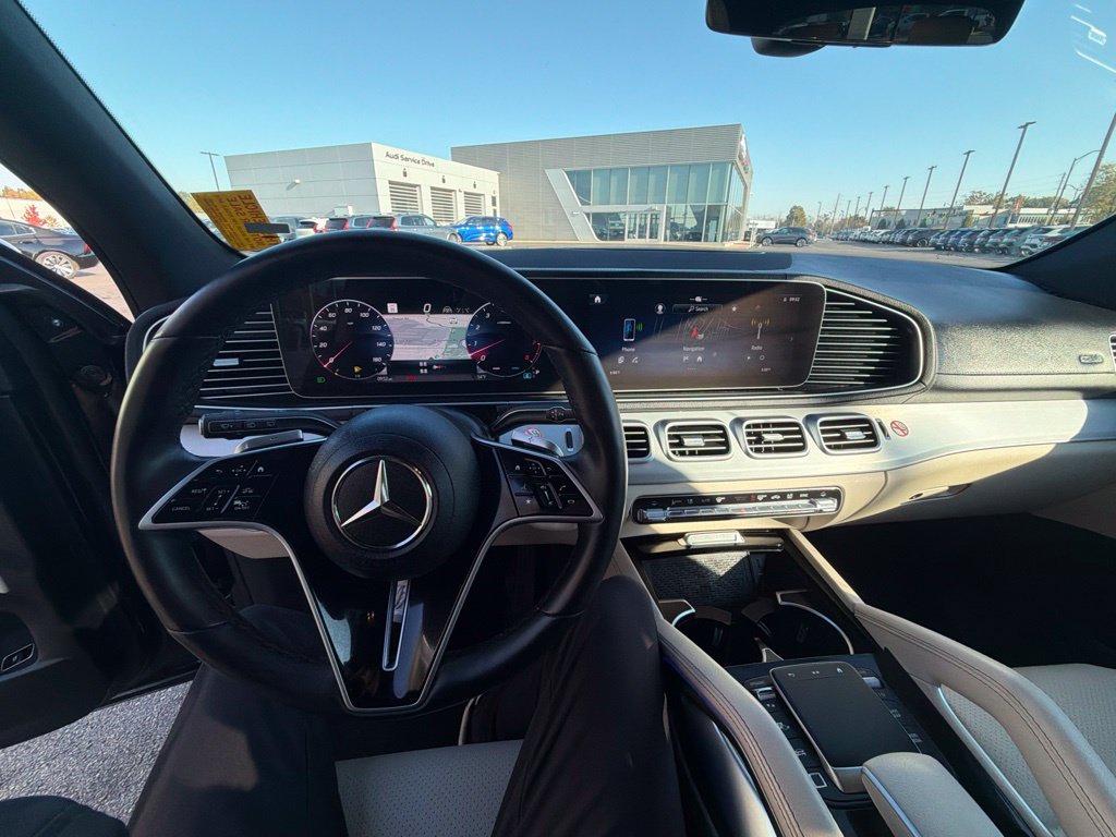 Used 2025 Mercedes-Benz GLS 450 4MATIC image 12