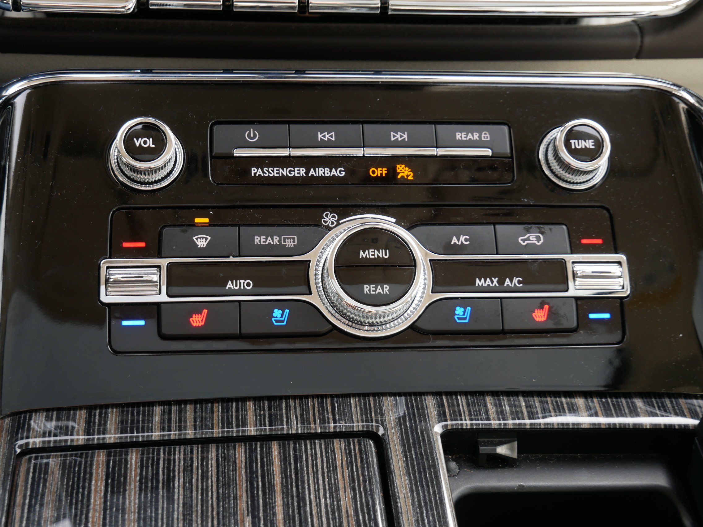 Used 2024 Lincoln Navigator Black Label AWD/4WD image 12