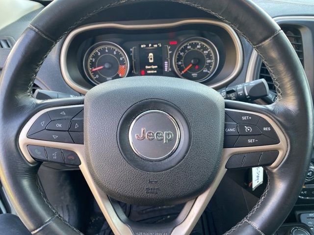 Used 2015 Jeep Cherokee Latitude image 18