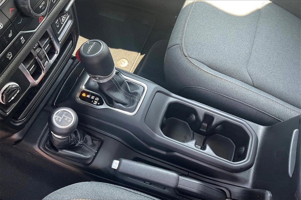 New 2025 Jeep Gladiator Sport image 8