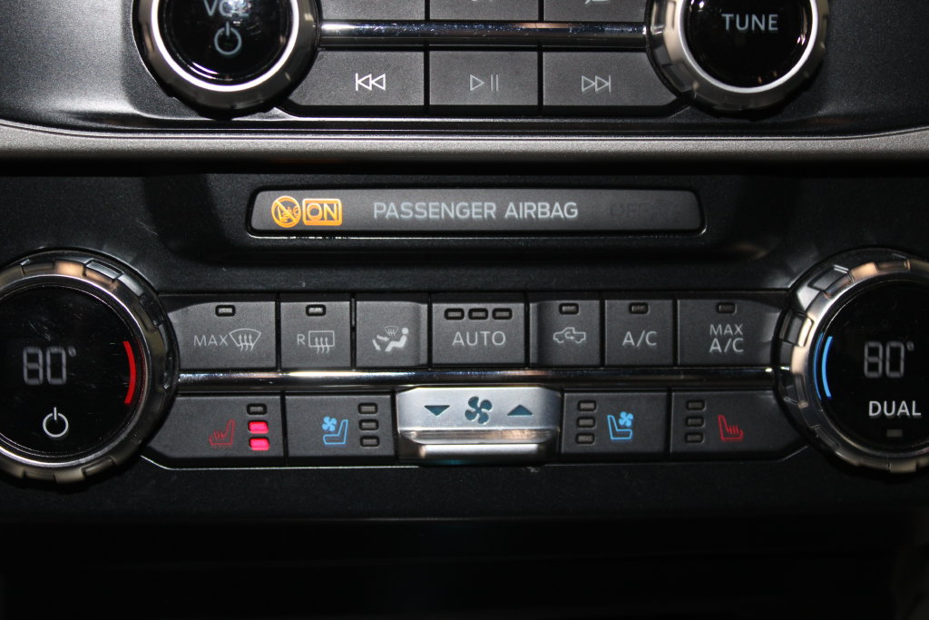 Used 2022 Ford F350 Lariat w/ Lariat Ultimate Package AWD/4WD image 29