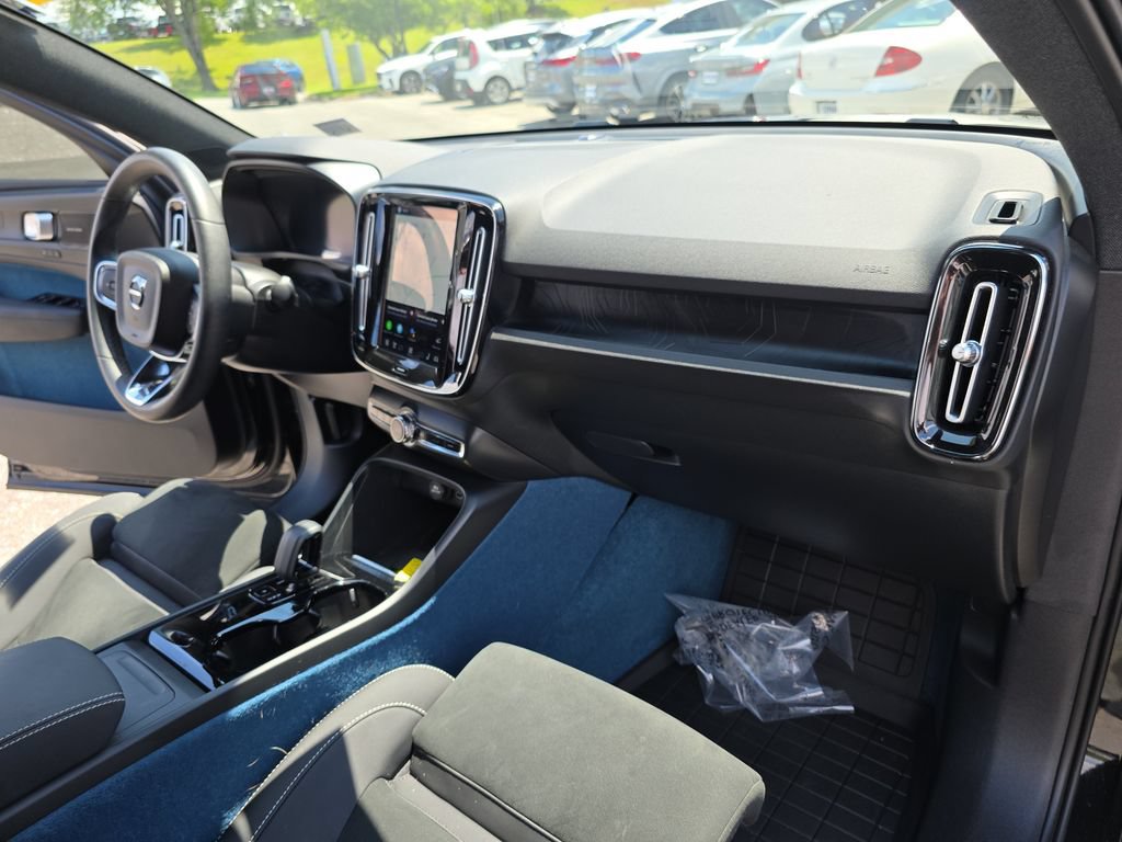 Certified 2023 Volvo C40 P8 Recharge Ultimate AWD/4WD image 13