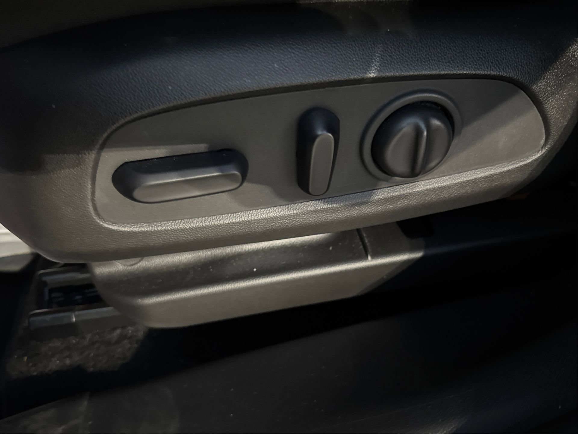 Used 2023 Buick Encore GX Select w/ Sport Touring Package image 24