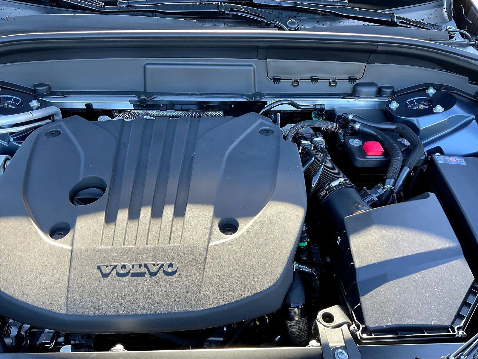 New 2026 Volvo XC60 B5 Ultra w/ Climate Package AWD/4WD image 13