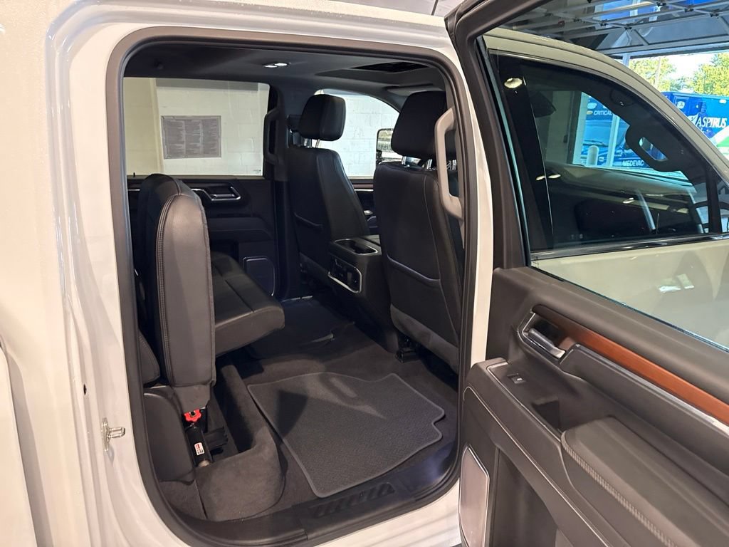 Used 2024 GMC Sierra 3500 Denali w/ Denali Reserve Package AWD/4WD image 17
