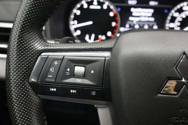 Used 2022 Mitsubishi Outlander SE AWD/4WD image 26