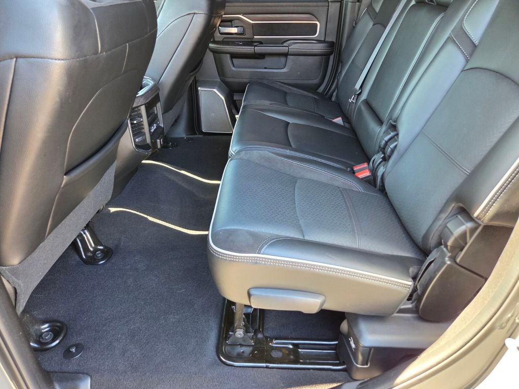 Used 2025 RAM 2500 Laramie AWD/4WD image 15