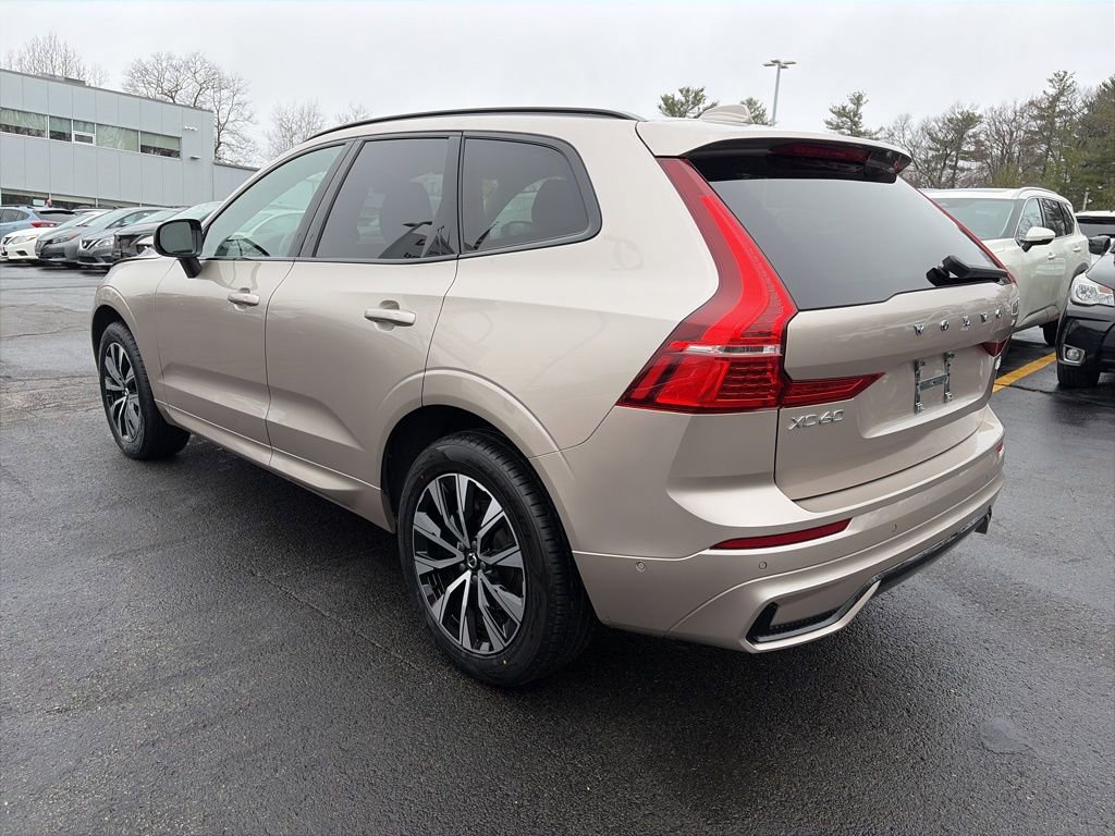 Used 2025 Volvo XC60 B5 Plus image 5
