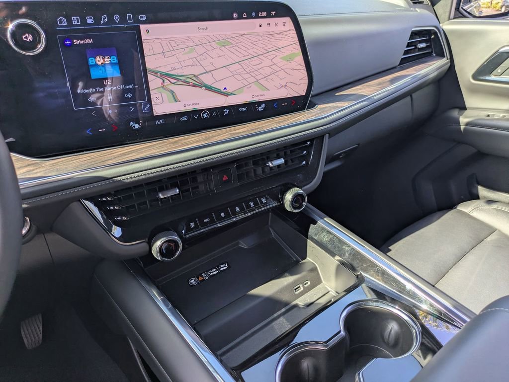 Used 2025 Chevrolet Suburban Z71 image 20