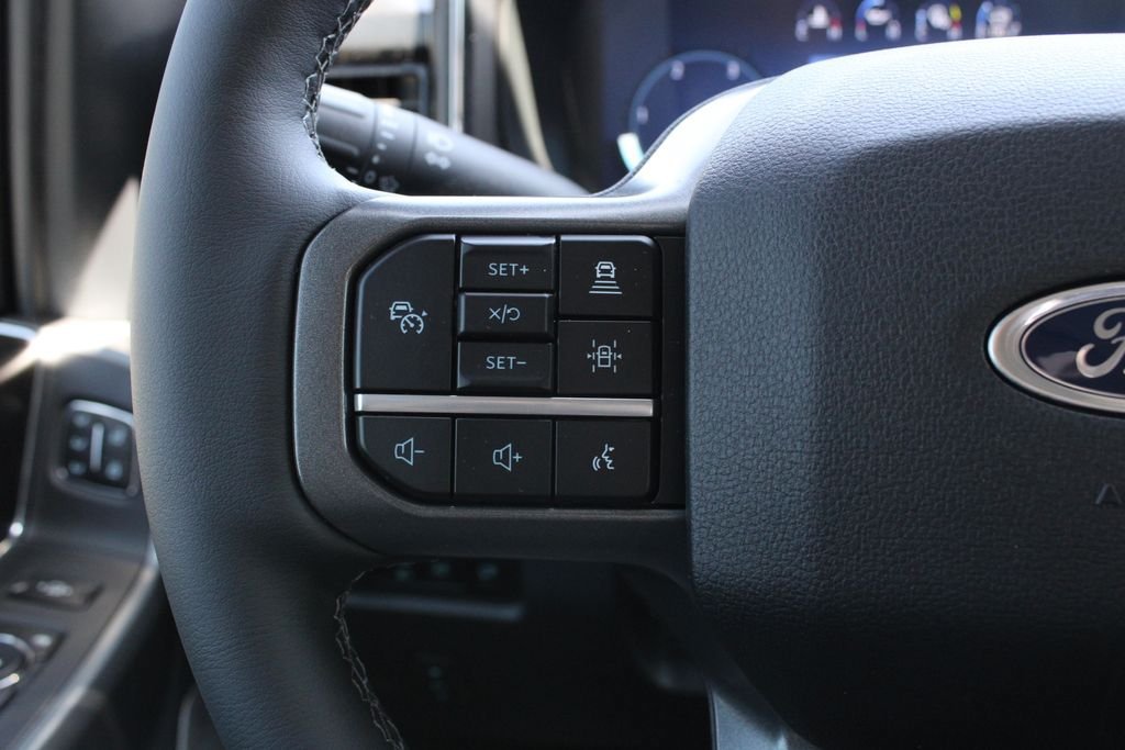 New 2026 Ford F250 Lariat w/ Black Appearance Package AWD/4WD image 12