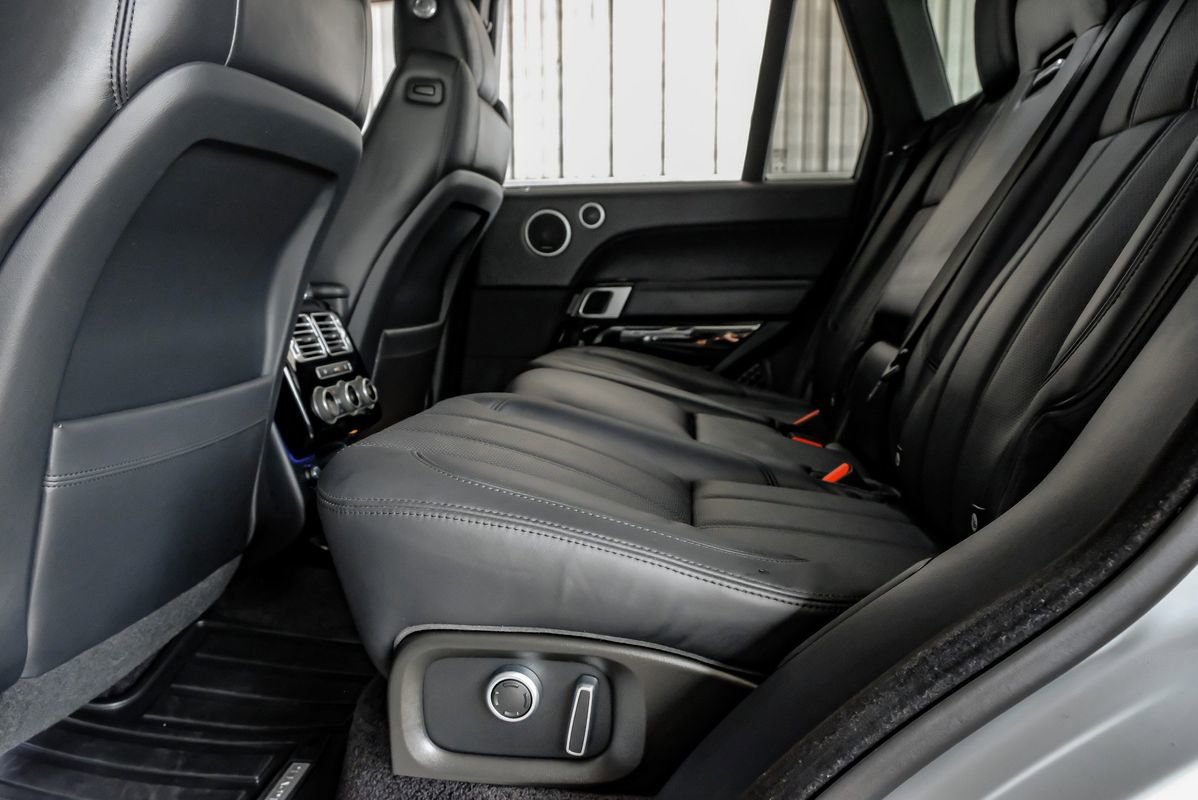 Used 2017 Land Rover Range Rover Supercharged image 37