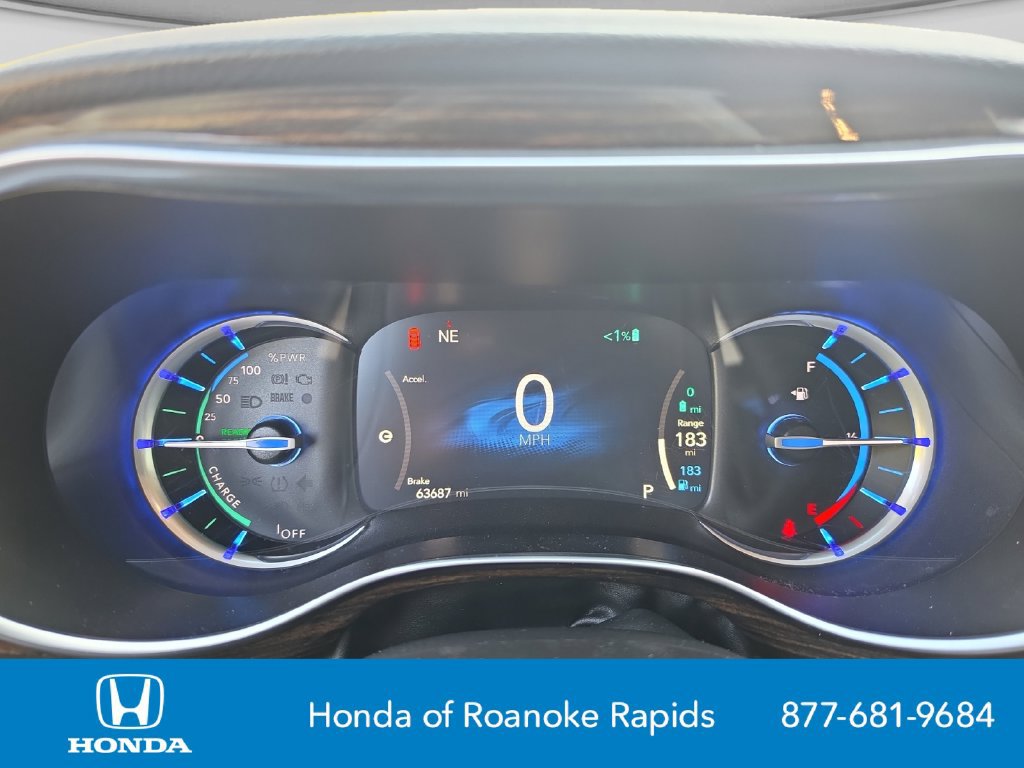 Used 2023 Chrysler Pacifica Limited FWD image 14