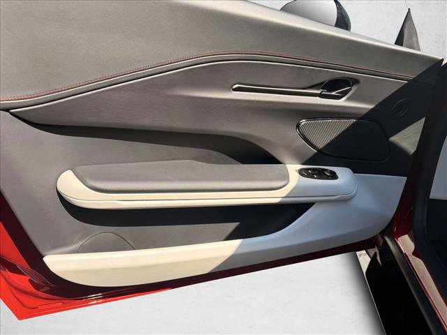 Used 2025 Aston Martin V8 Vantage Coupe image 13