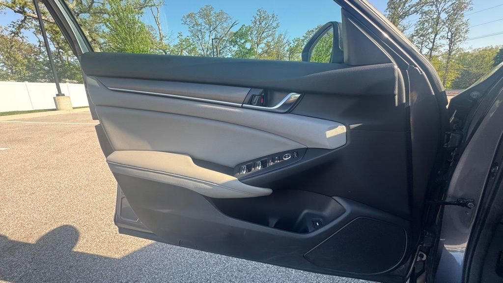 Used 2019 Honda Accord LX image 22