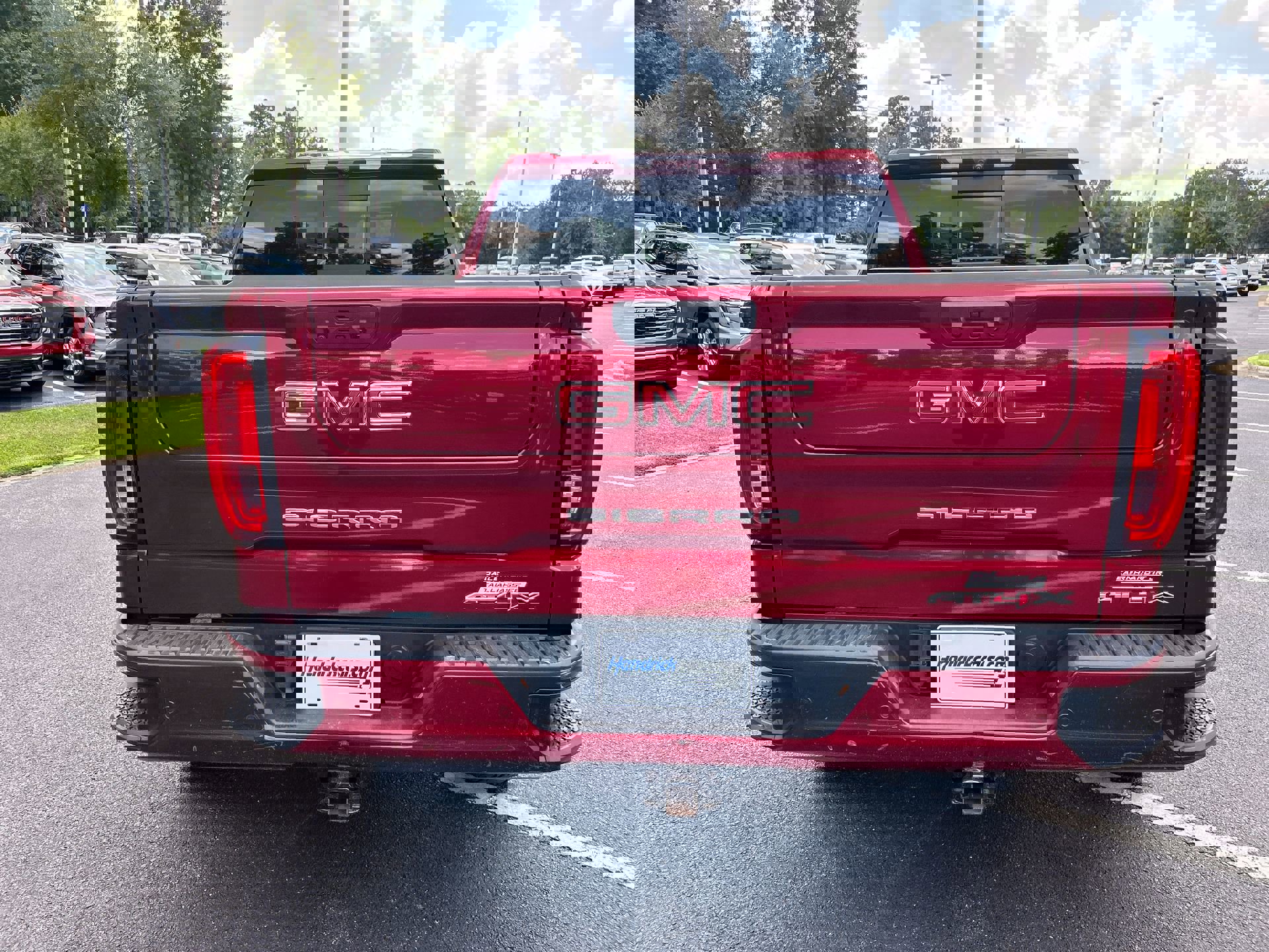 Used 2022 GMC Sierra 1500 AT4X image 8