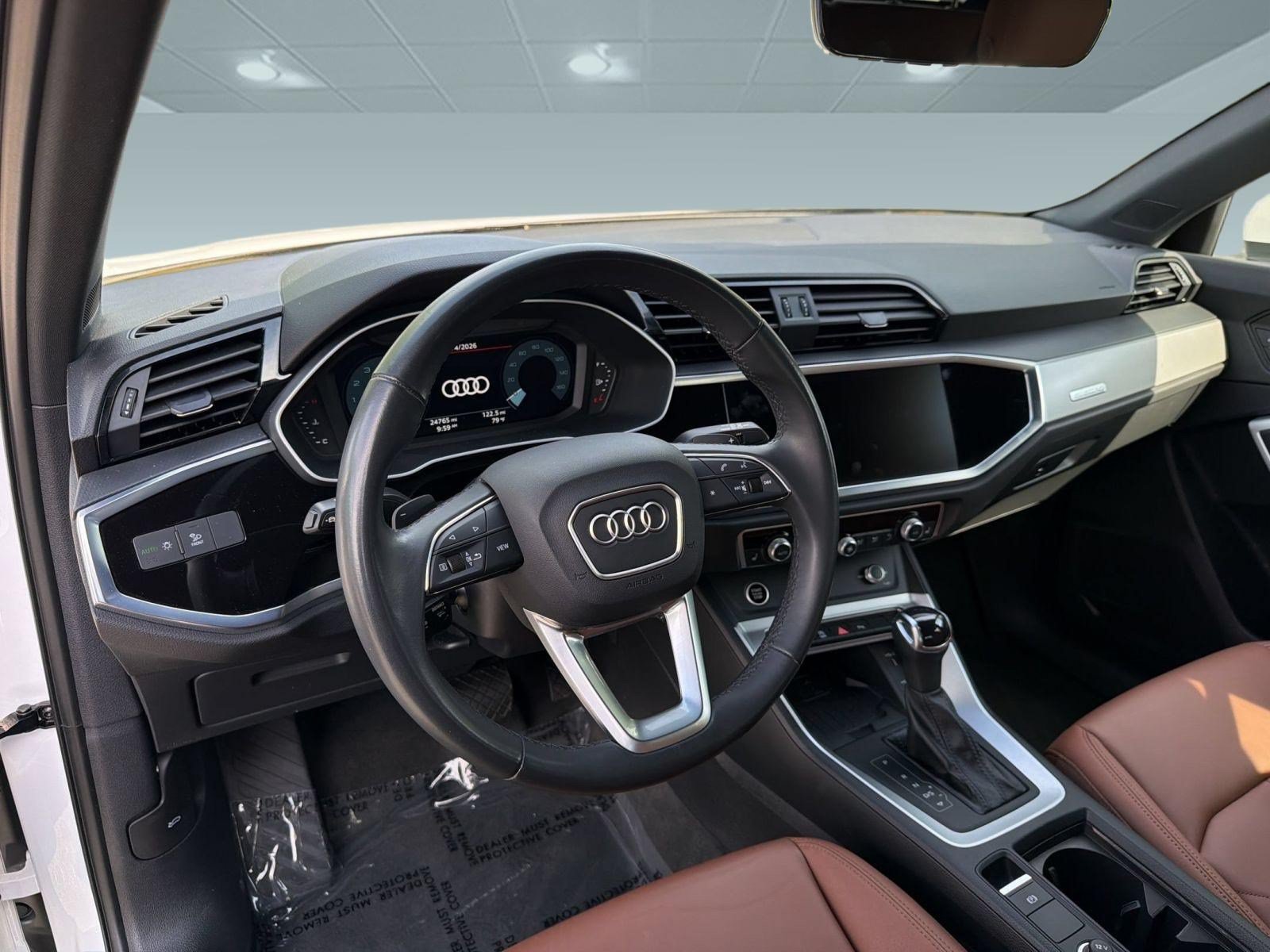 Used 2024 Audi Q3 2.0T Premium w/ Convenience Package AWD/4WD image 4