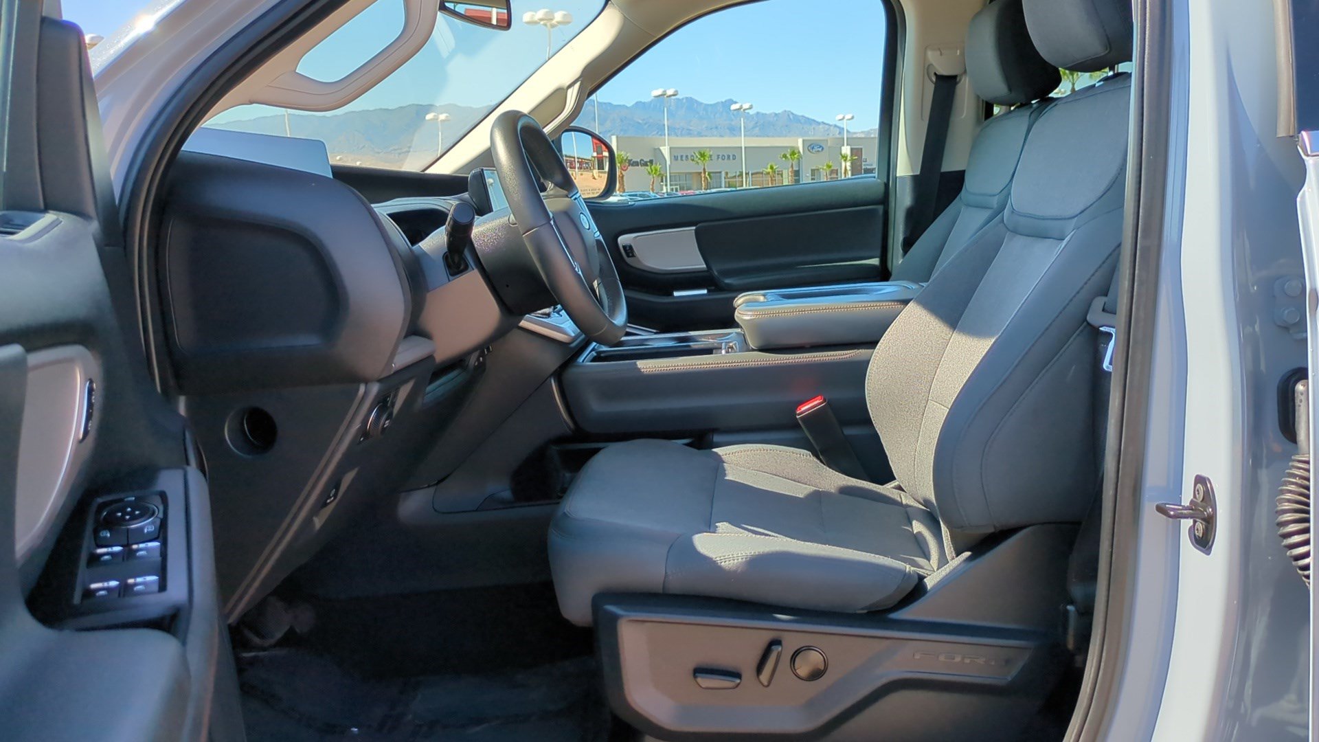 Used 2025 Ford Expedition Active AWD/4WD image 22