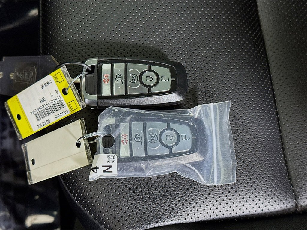 Used 2022 Ford Escape Titanium w/ Class II Trailer Tow Package image 34