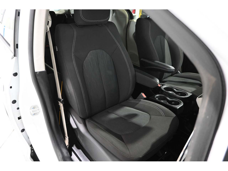 Used 2024 Chrysler Voyager LX FWD image 16