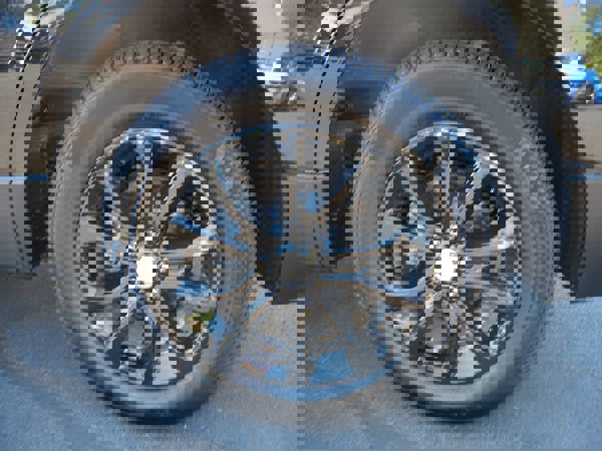 Used 2021 Chevrolet Equinox LS image 40